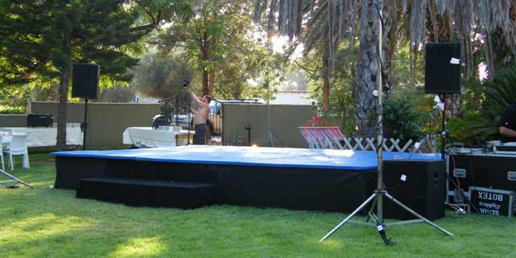 במה לאירועים קטנים