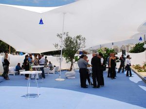 השכרת אוהלי מתיחה, ריהוט אלטרנטיבי וציוד לאירועי קוקטייל בחוץ - אינגו