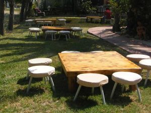 השכרת כסאות נמוכים