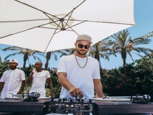 שמשיות זוויתיות להשכרה לאירועים ומסיבות