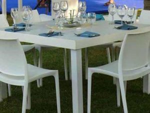 השכרת כסאות אוכל ושולחנות לאירועים