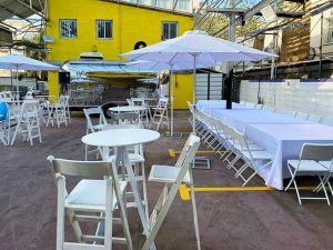 שולחן בר משולש עם פלטה קוטר 70 ס"מ של אינגו ציוד להשכרה לאירועים