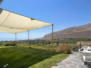 הצללה בבית פרטי עם נוף