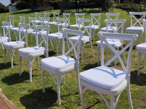 כסאות מעוצבים להשכרה לכניסה לחופה, לקבלת פנים