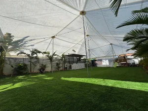 פתרונות הצללה מותאמים לדשא סינתטי ואירועים בחצר - אינגו