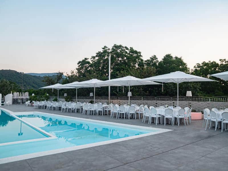 ריהוט למסיבת רווקים