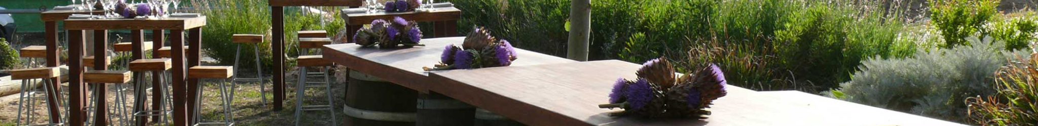 2-(29) שולחנות בר מעץ על חביות בירה בעיצוב טבעי לאירוע